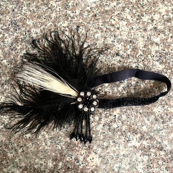 Flapper Feathers Headband 1920’s Style feature sparkling Rhinestones & Beads - Picture 3 of 8